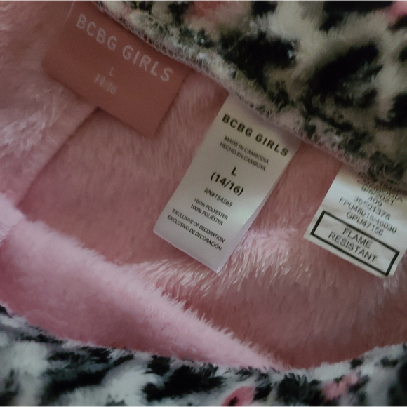 BCBGirls 3‑Piece Velour Pajama Set ‑ L - Picture 10 of 11